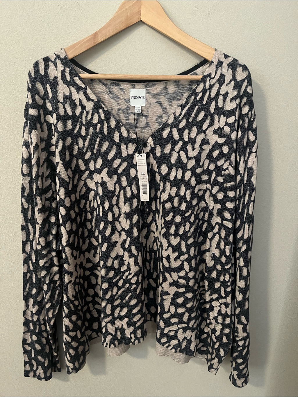 Nic+Zoe Black And Beige V-Neck Button Cardigan Size 3x Nwt — image 5 of 8